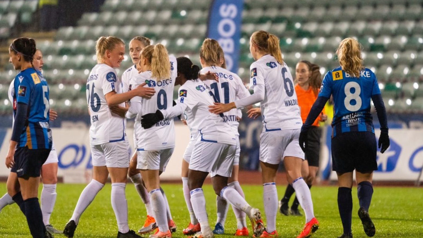 Vålerenga feirer kvartfinaleseieren mot Stabæk i fjor. Foto: Alexander Larsen