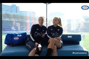 Celin Ildhusøy og Rikke Nygard i dialog om hvem som er laget sparegris. Foto: Skjermdump