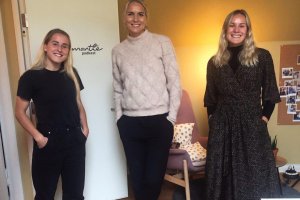 Sigrid Heien Hansen. Gro Hammerseng Edin og Andrine Tomter har hatt en god prat i podkasten. Foto: Fremantle podkast