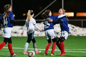 J16 -jubler over cupavansement. Foto: Morten M. Larød