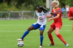 Ajara Njoya og Vålerenga slo Røa hele 6-2 i forrige oppgjør. Foto: Sportfoto