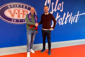 Ramirent (her v/ Brede Hagen) fortsetter samarbeidet med Vålerenga Fotball (bilde er tatt før cocid-19) Foto: Vålerenga Fotball