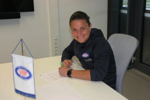 Sherida Spitse har signert en ny kontrakt. Foto: Vålerenga Fotball