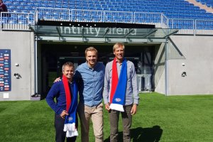 Konsis har skrevet under som ny samarbeidspartner hos VIF Damer. Foto: Hedda F Jørgensen