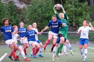 Det ville seg ikke helt i dag. En del lette baklengs og tøbbel med å putte i andre enden. Foto: Morten Mitchell Larød.