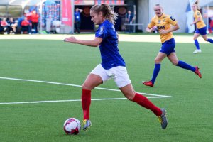 Andrine Tomter i aksjon mot Trondheims-Ørn i 2019. Foto: Morten Mitchell Larød / SPORTFOTO