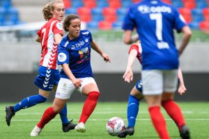 Maren Hauge takker av etter syv sesonger i Vålerenga. Foto: Sportfoto