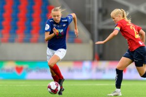 Synne Jensen møter gamle lagvenninner onsdag. Foto: Morten Mitchell Larød / SPORTFOTO