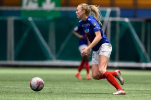 Synne Jensen scoret et lekkert mål mot Frotuna Hjørring. Foto: Morten Mitchell Larød / SPORTFOTO