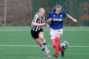 Emilie Libakken Østerås, her fra J19-kampen mot Asker som de vant 11-0. Foto: Morten Mitchell Larød.