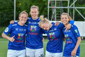 De fire målscorerne mot Lyn Isabell, Stine, Marie og Celin. Foto: Morten Mitchell Larød