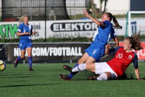 Emilie Østerås i sving for Norge. Foto: Thomas Brekke Sæteren