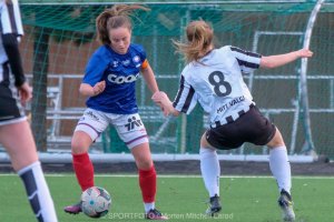 Kine Fløtre, her fra J19-kampen mot Asker som de vant overlegent 11-0. Foto: Morten Mitchell Larød