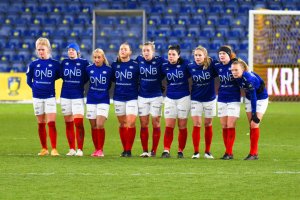 Det var ingenting å si på samholdet jentene viste mot Brøndby. Foto: Rune Julsvik