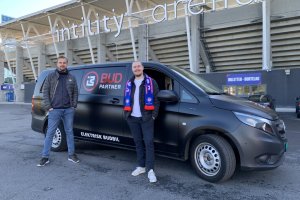Budpartner på plass utenfor Intility Arena. Foto: Vålerenga Fotball