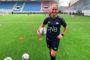 Ingrid Schjelderup tilbake i trening. Foto: Vålerenga Fotball