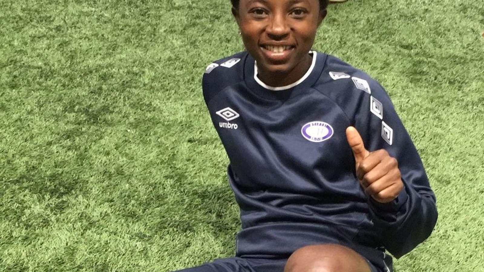 Ajara Njoya på sin første Vålerenga-trening. Foto: Vålerenga Fotball