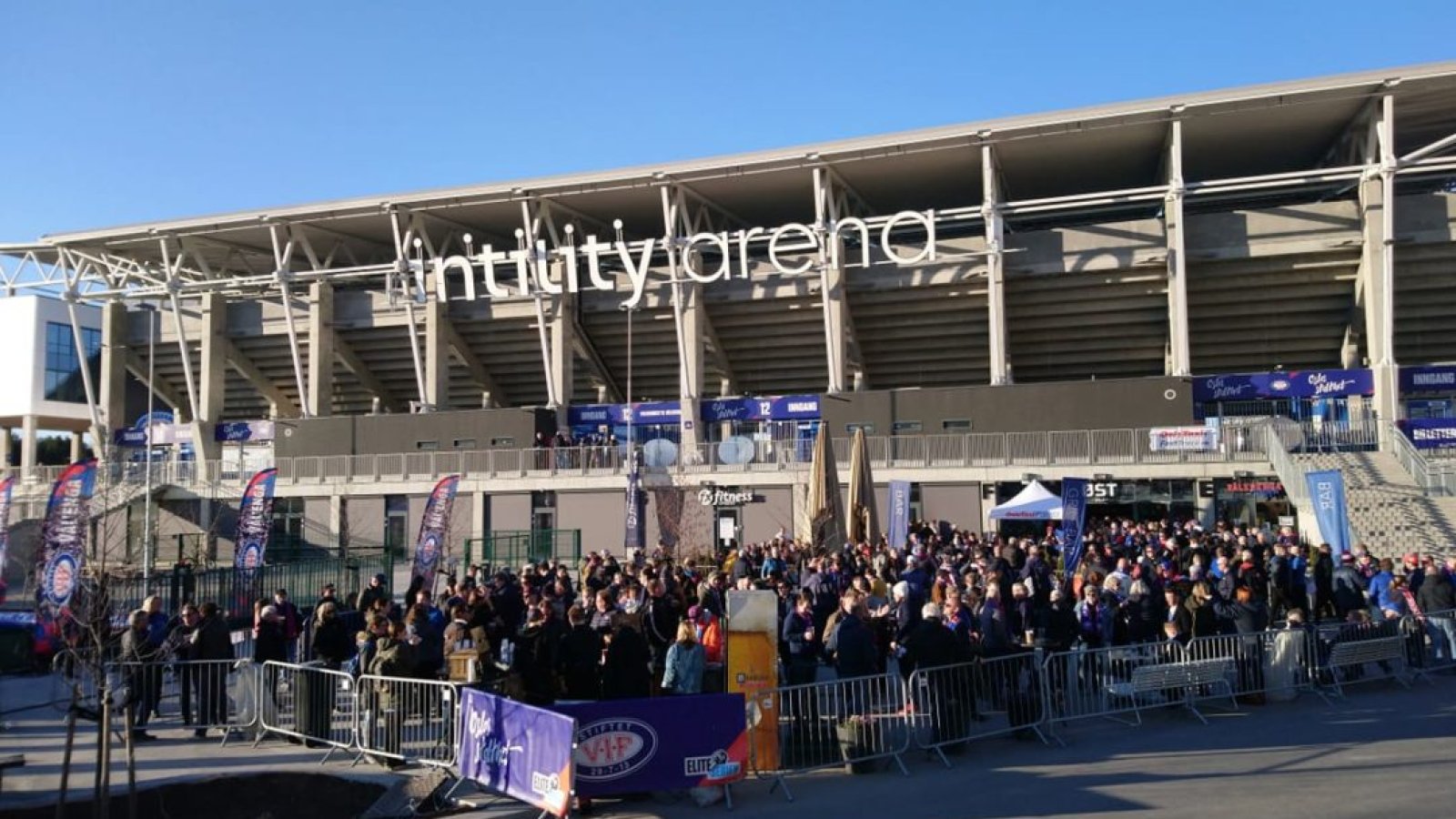 Øst er et ypperlig sted å gå innom på kampdag. Ved siden av finner du også Sjappa. Foto: Øst
