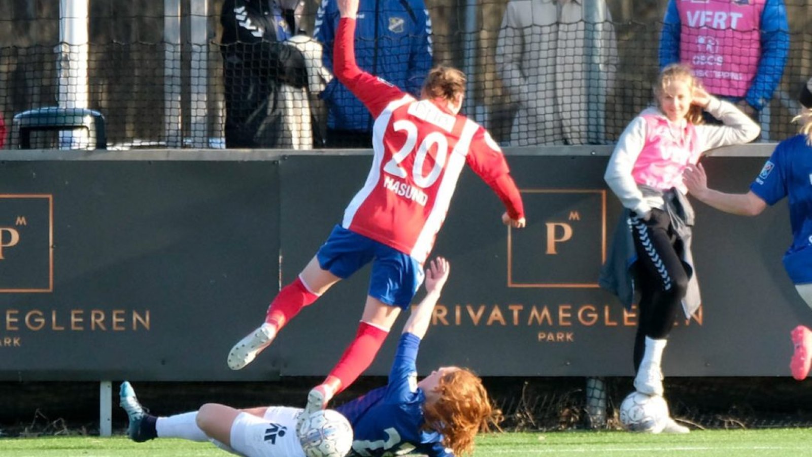 Stine Ballisager Pedersen sender Lyns Vilde Hasund på luftetur