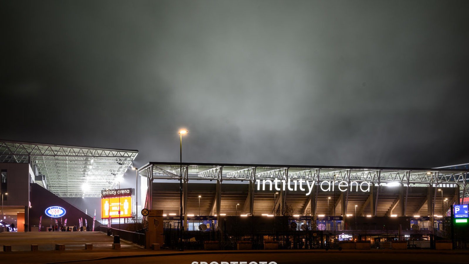 Snart er det klart fo Europa, flomlys og Champions League. Foto: Morten Mitchell Larød / SPORTFOTO