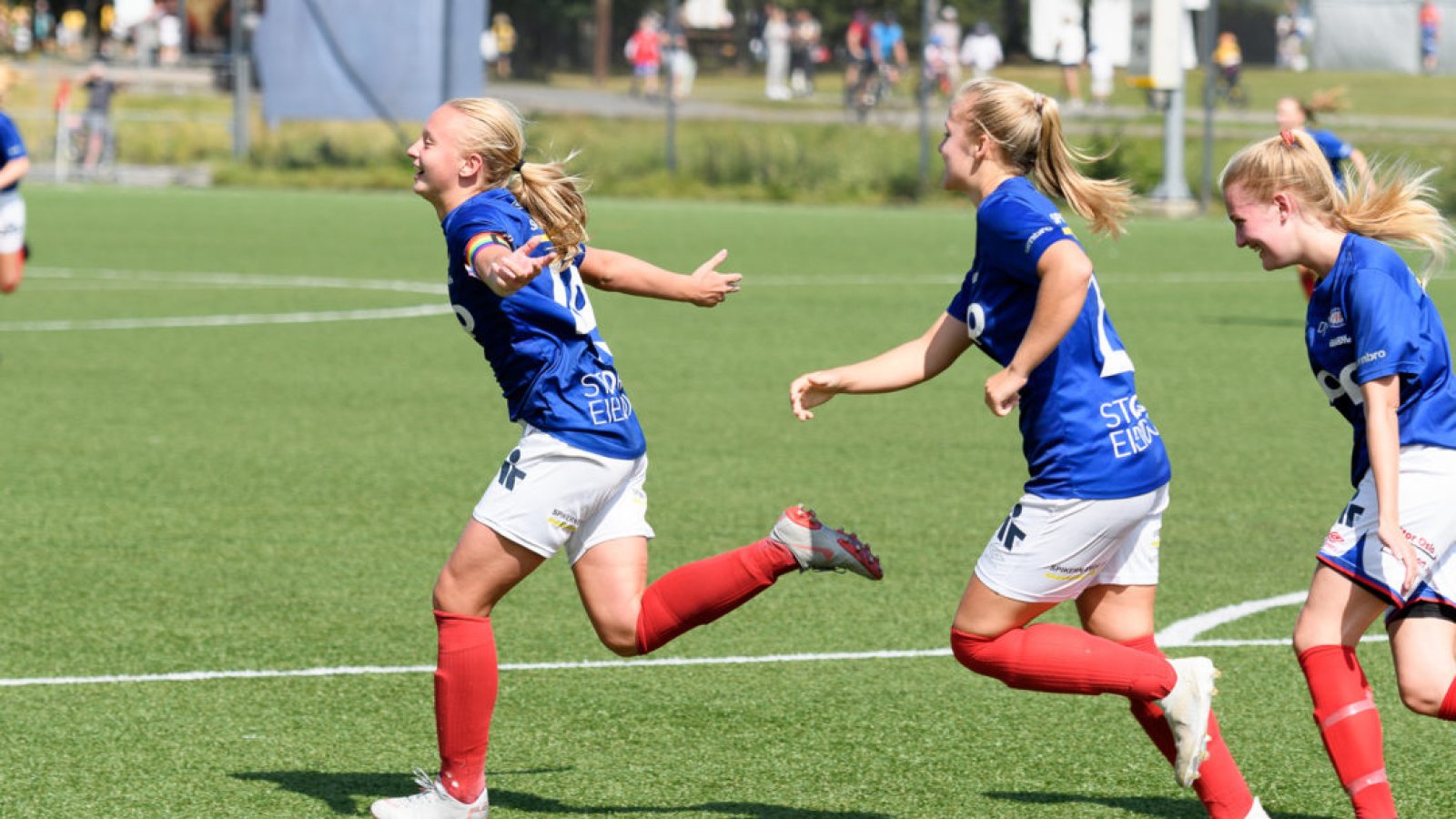 Emma Iversen og Emilie Østerås starter mot Lyn. Foto: Sportfoto / Morten M. Larød