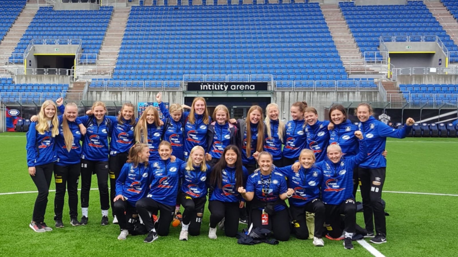 Fossum J16 på besøk med UmbroNorge. Foto: Hedda F Jørgensen