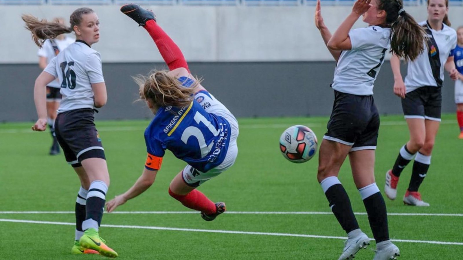 Emilie Libakken Østerås var nær ved å lykkes med en særegen brassevariant. Foto: Morten Mitchell Larød.