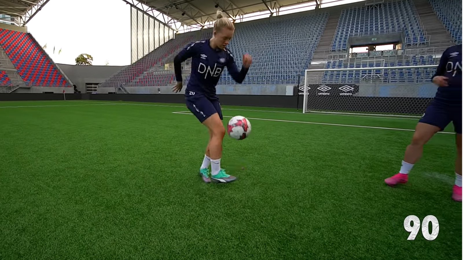 Marie Dølvik Markussen imponerte triksekongen Azun med sine ferdigheter.