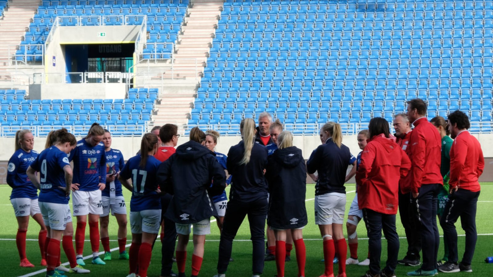 Oppvaskmøte etter tapet mot Kolbotn 2. serierunde. Foto: Morten Mitchell Larød.