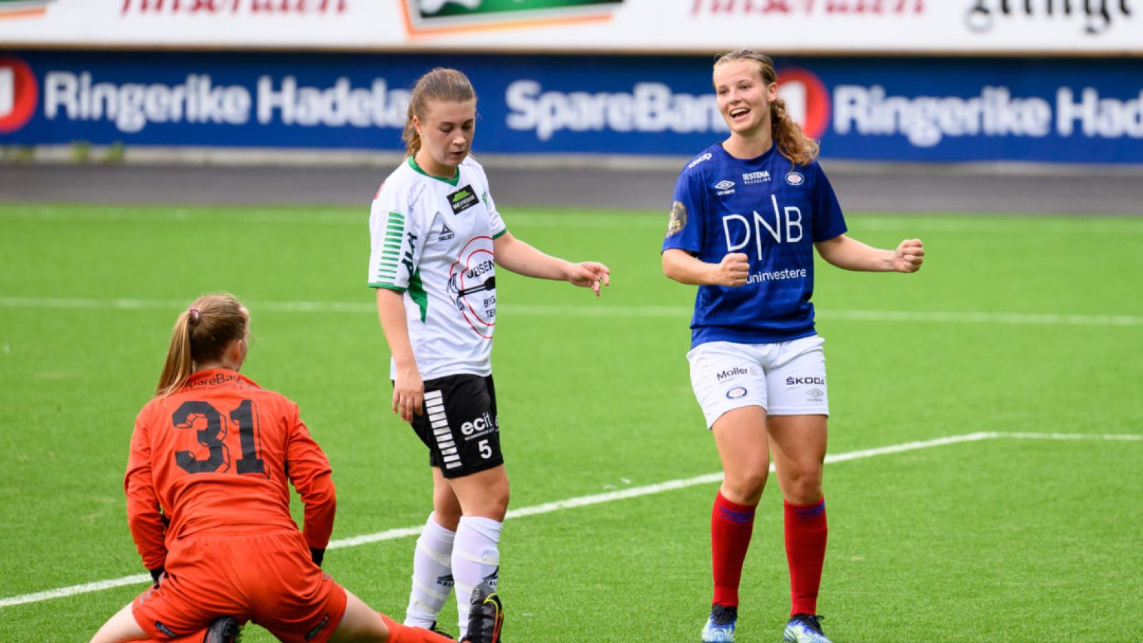 NM-kamp for kvinner i fotball mellom Hønefoss og Vålerenga på AKA Arena i Hønefoss tirsdag 24. august 2021. Foto: Morten Mitchell Larød / SPORTFOTO