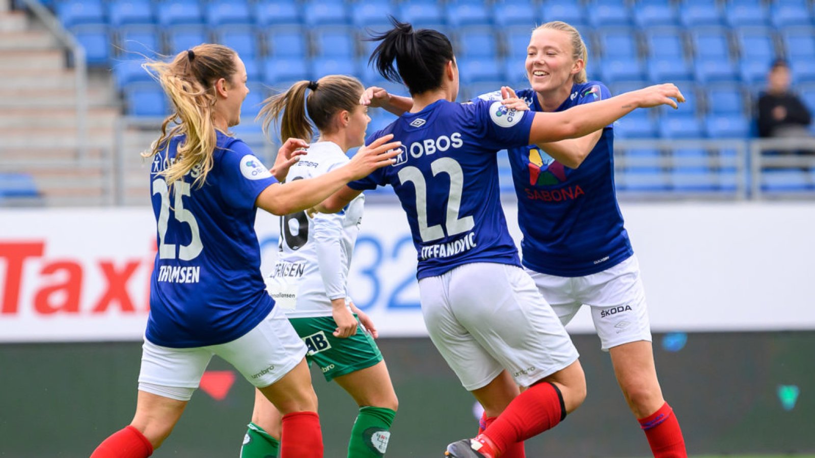 Både Janni Thomsen, Dejana Stefanovic og Synne Jensen skal ut å spille landskamper denne periode. Foto: Morten Mitchell Larød / SPORTFOTO