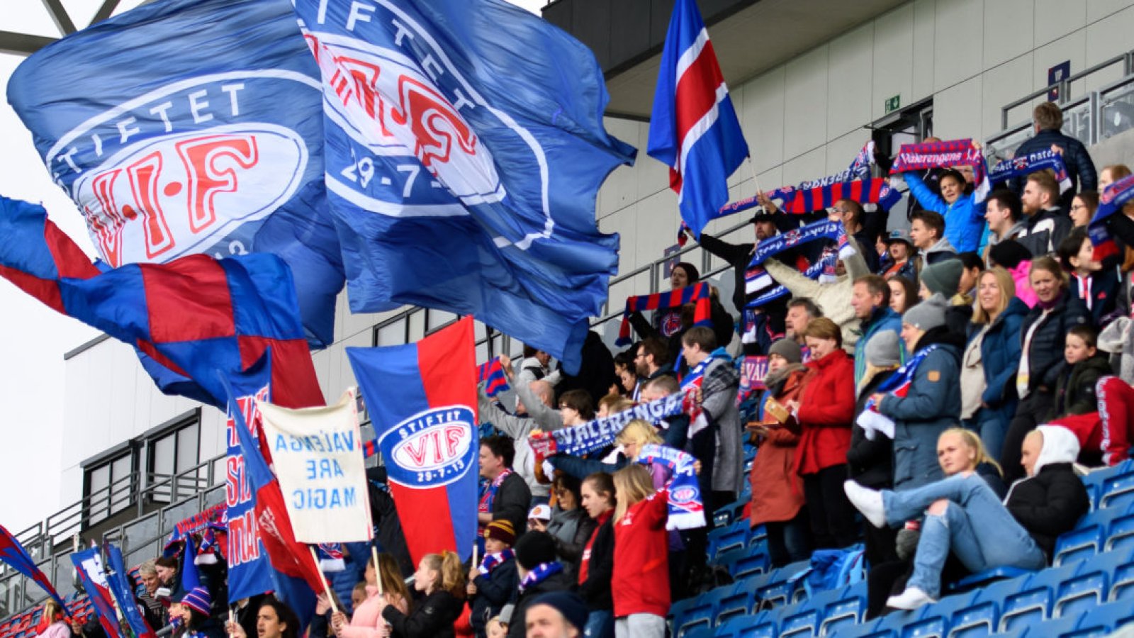 Slik så det ut på tribunen sist vi møtte LSK. Foto: Morten M. Larød / Sportfoto
