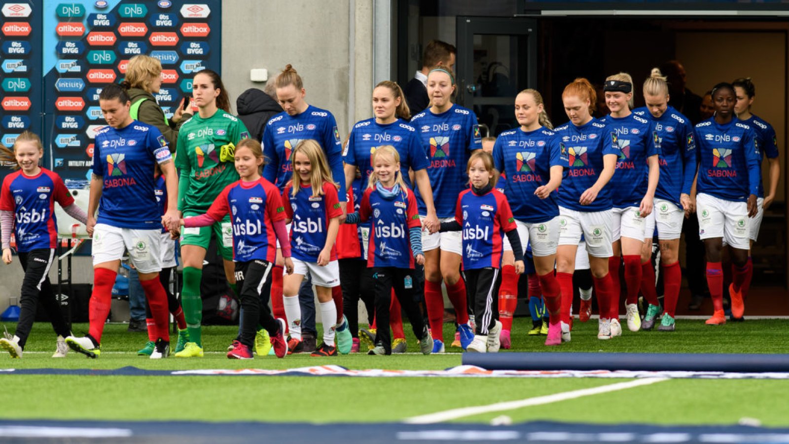 Det blir flere kamper og utmarsjer for Vålerenga i Toppserien 2020. Foto: Morten Mitchell Larød / SPORTFOTO
