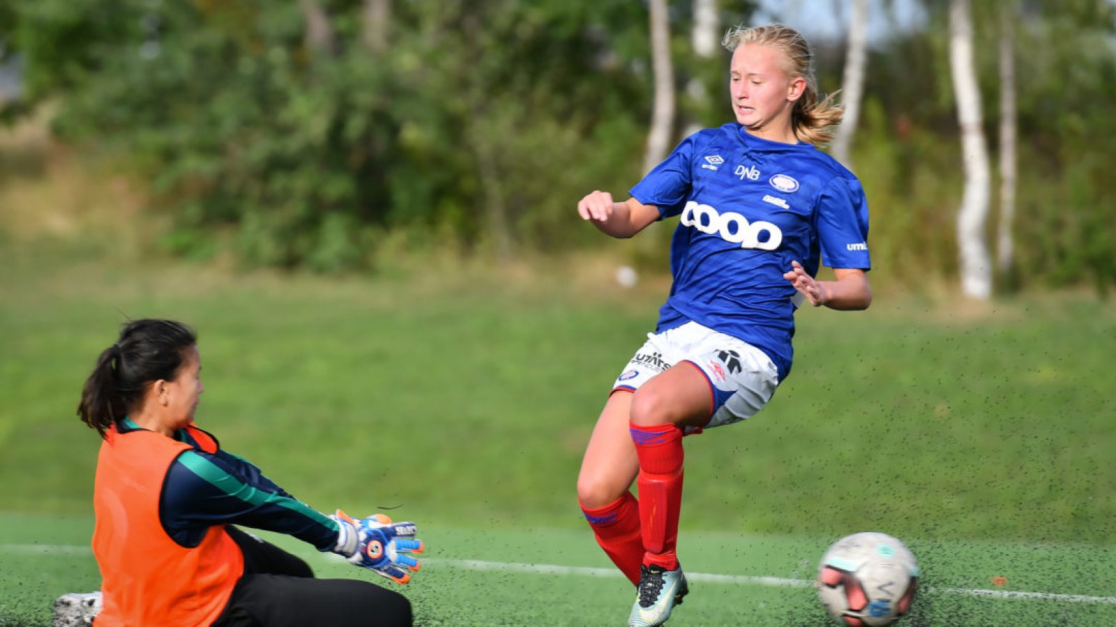Emma Iversen scoret ett av målene i mot Våg, en kamp Vålerenga vant 5-1. Foto: Morten M. Larød.