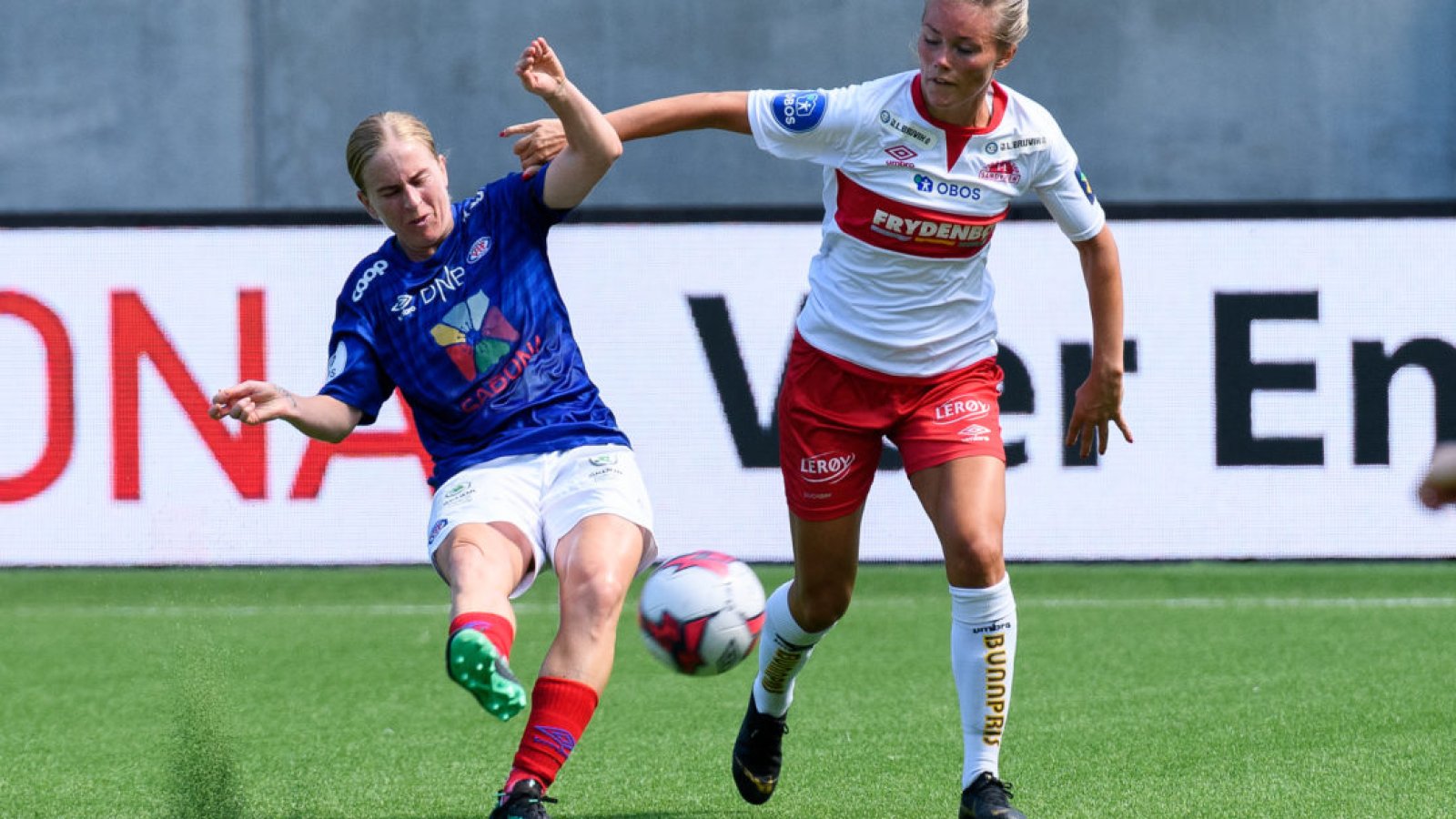 Natasha Dowie scoret Vålerengas mål mot Sandviken. Foto: Sportfoto