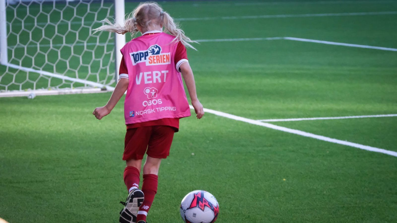 Har ditt lag lyst til å være ballhentere på Intility Arena? Forto: Sportfoto / Morten M. Larød